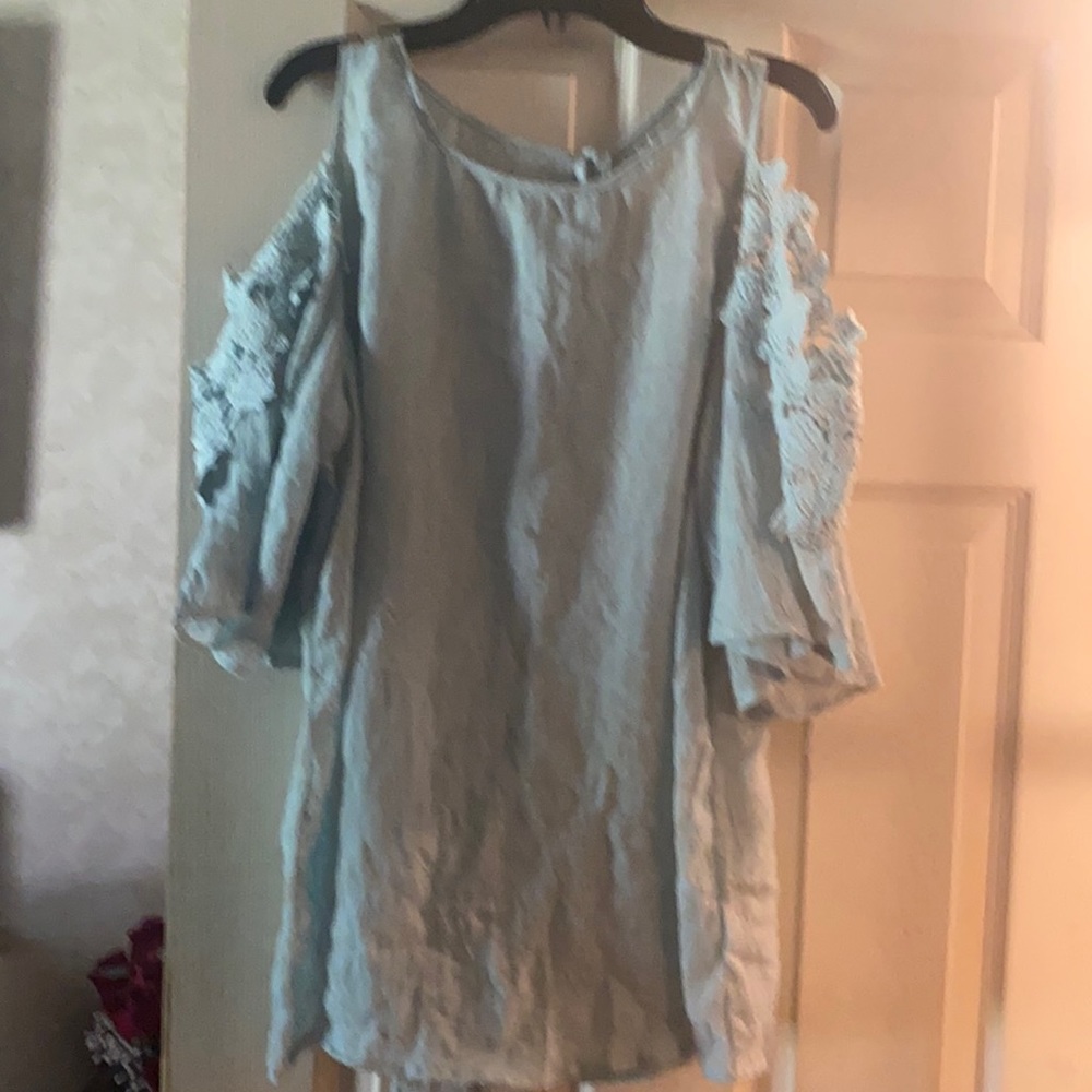 Beautiful Aqua top